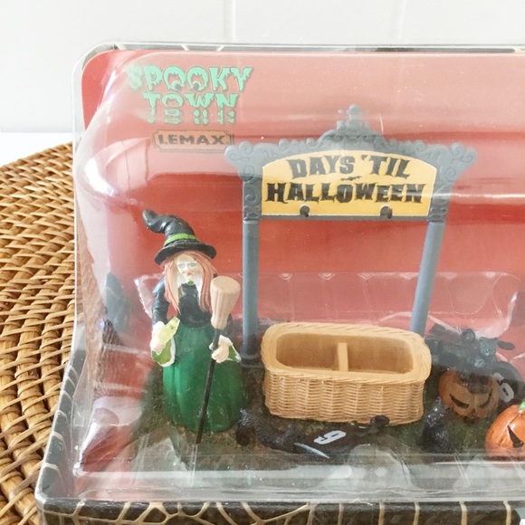 2022 BLACK CAT COUNTDOWN LEMAX SPOOKY TOWN TABLE ACCENT BRAND NEW HALLOWEEN - Picture 3 of 5